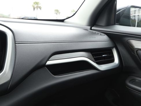 Used 2024 GMC Terrain SLE image 24