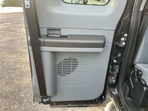 Used 2015 Ford F250 XLT w/ Snow Plow Prep Package image 30