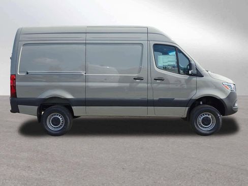 Used 2026 Mercedes-Benz Sprinter 2500 image 2
