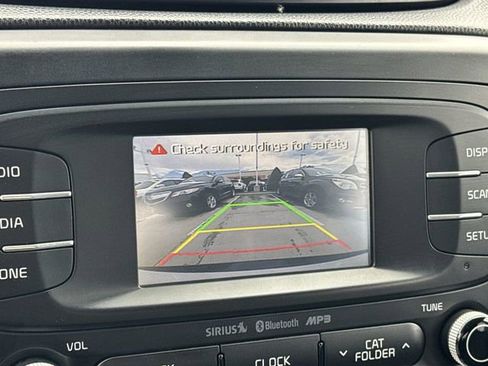 Used 2016 Kia Soul + FWD image 19