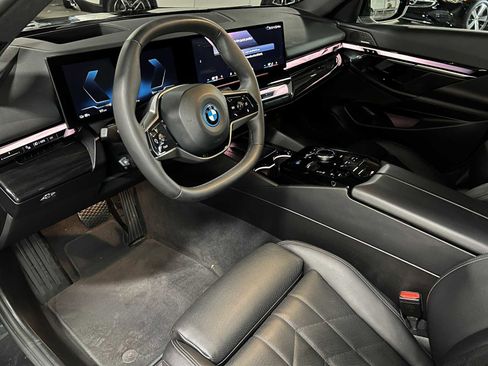 Used 2025 BMW i5 eDrive40i RWD image 27