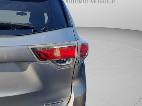 Used 2014 Toyota Highlander Limited FWD image 28