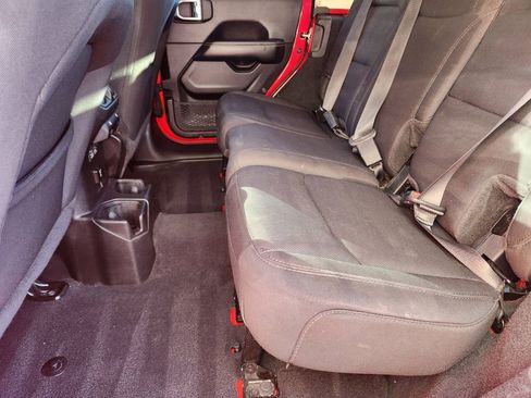 Used 2022 Jeep Wrangler Unlimited Sahara w/ Cold Weather Group image 8