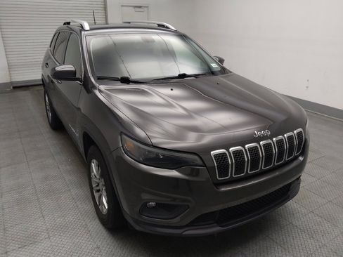 Used 2020 Jeep Cherokee Latitude Plus w/ Comfort/Convenience Group AWD/4WD image 13