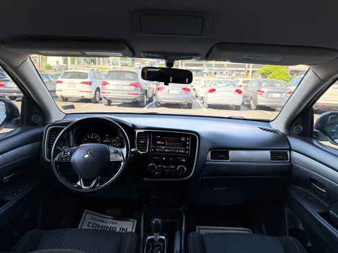 Used 2018 Mitsubishi Outlander SE FWD image 11