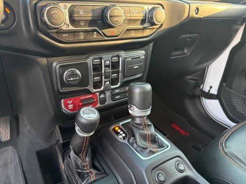 Used 2022 Jeep Gladiator Mojave w/ Trailer Tow Package AWD/4WD image 23