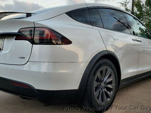 Used 2017 Tesla Model X image 17
