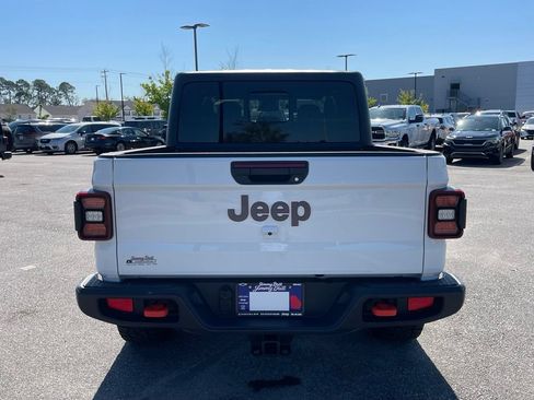 Used 2025 Jeep Gladiator Mojave w/ Convenience Group AWD/4WD image 21