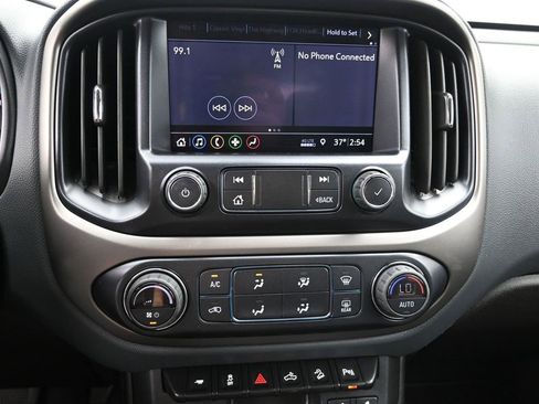 Used 2020 Chevrolet Colorado Z71 image 16