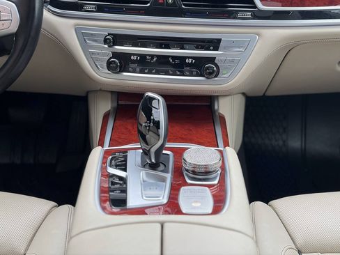 Used 2019 BMW ALPINA B7 xDrive AWD/4WD image 34