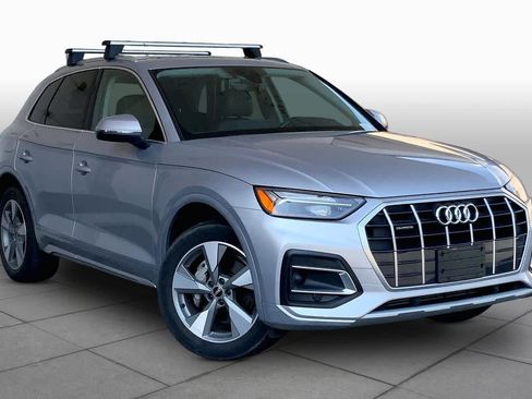 Used 2023 Audi Q5 2.0T Premium w/ Convenience Package AWD/4WD image 3