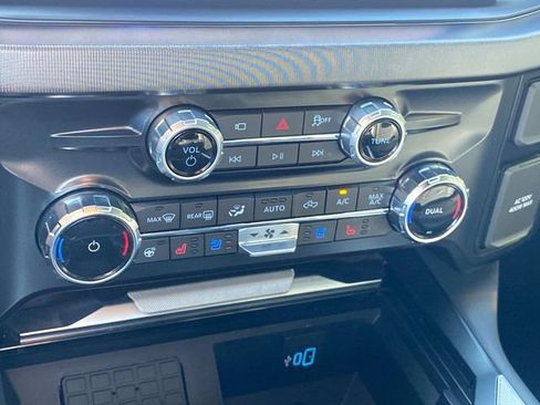 Used 2025 Ford F350 Platinum w/ FX4 Off-Road Package AWD/4WD image 24