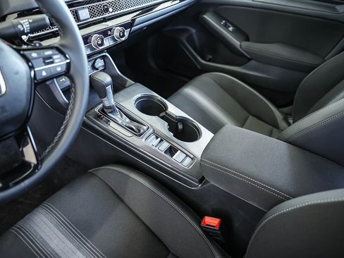Used 2025 Honda Civic Sport image 28