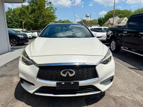 Used 2017 INFINITI QX30 Premium w/ Technology Package FWD image 16