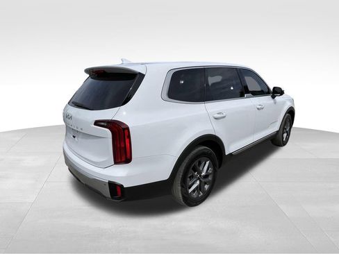 Certified 2024 Kia Telluride LX image 2
