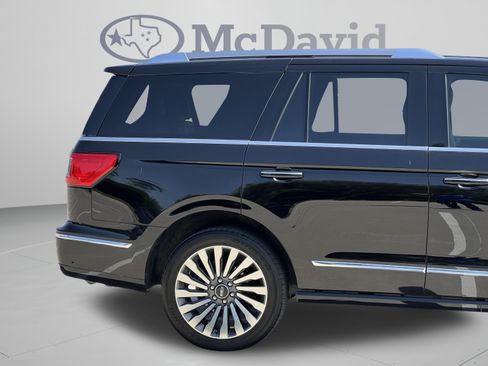 Used 2020 Lincoln Navigator Reserve w/ Luxury Package RWD image 36