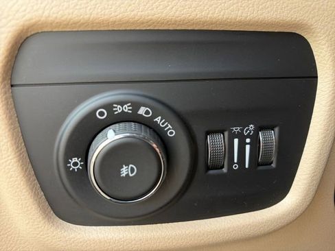 Used 2021 Jeep Grand Cherokee L Limited image 5