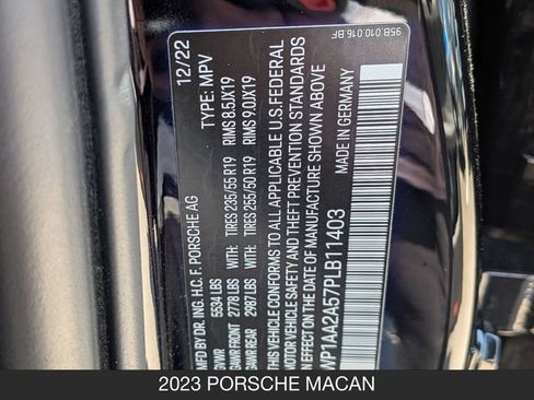 Used 2023 Porsche Macan AWD/4WD image 32