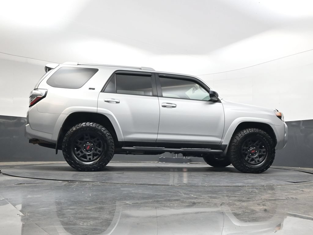 Used 2017 Toyota 4Runner SR5 AWD/4WD image 34