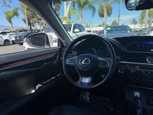 Used 2018 Lexus ES 350 w/ Navigation System Package FWD image 17