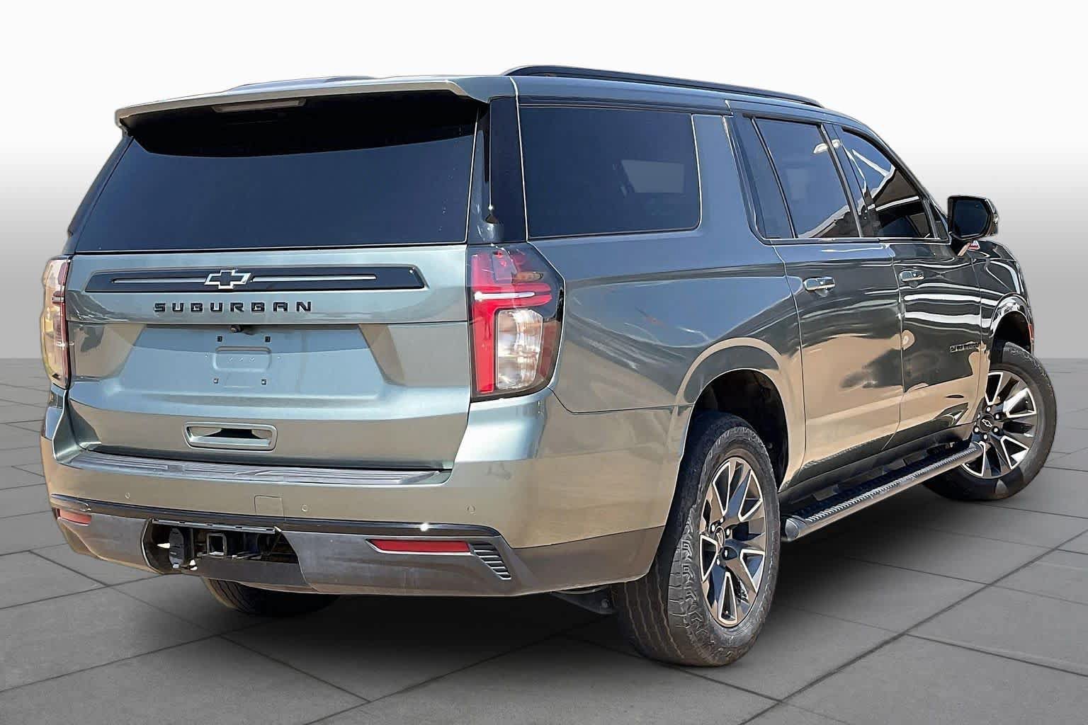 Used 2024 Chevrolet Suburban Z71 w/ Luxury Package AWD/4WD image 13