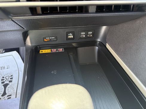 Used 2025 Toyota Camry LE FWD image 28