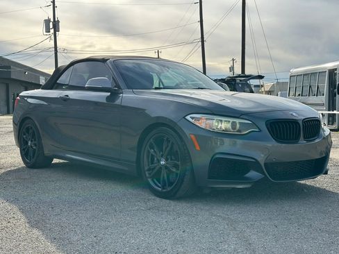 Used 2016 BMW M235i Convertible RWD image 18