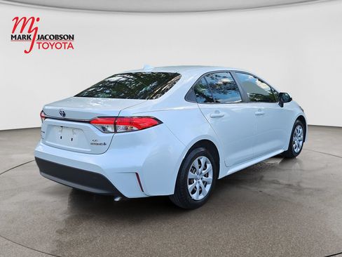 Used 2024 Toyota Corolla LE FWD image 5