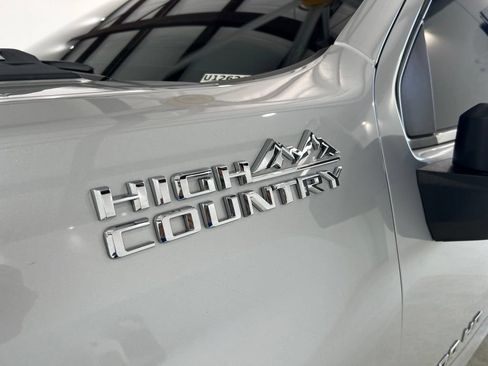 Used 2022 Chevrolet Silverado 2500 High Country w/ Z71 Off-Road Package AWD/4WD image 30