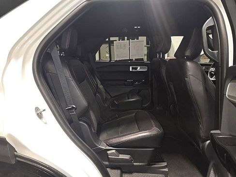 Used 2023 Ford Explorer ST-Line image 32