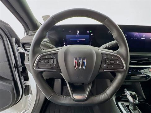 Used 2024 Buick Envista Avenir image 12