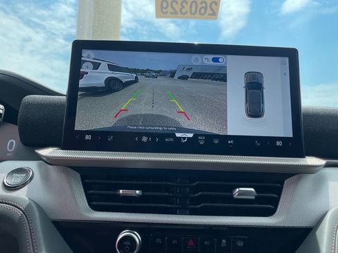 New 2026 Ford Explorer Active RWD image 4