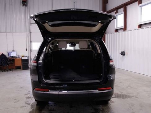 Used 2022 Jeep Grand Cherokee L Limited image 22