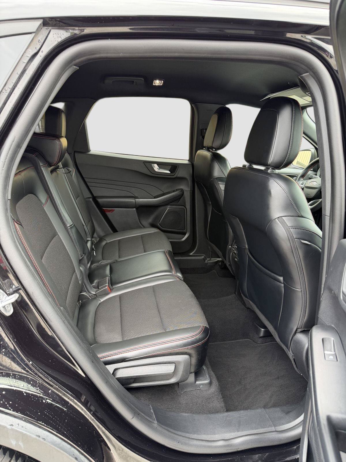 Used 2025 Ford Escape ST-Line AWD/4WD image 21