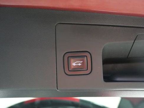 Used 2023 Cadillac XT5 Sportv w/ Technology Package image 28