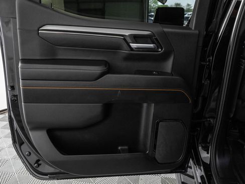 Certified 2025 GMC Sierra 1500 AT4 w/ AT4 Premium Package AWD/4WD image 38