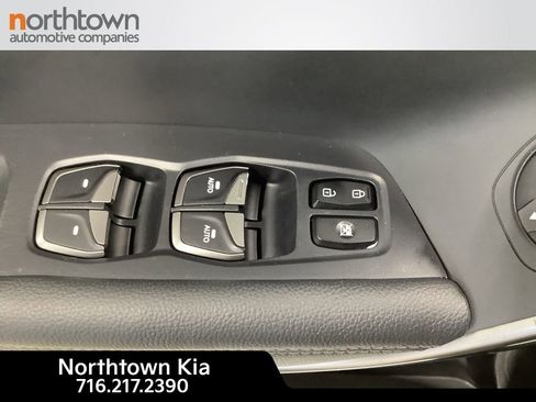 Used 2018 Hyundai Santa Fe Sport image 16