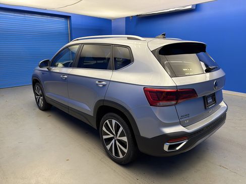 Used 2022 Volkswagen Taos SE image 5