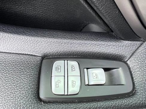 Used 2018 BMW 740i RWD image 46
