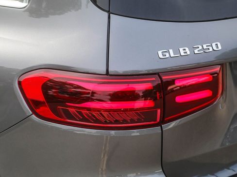 New 2026 Mercedes-Benz GLB 250 4MATIC image 8