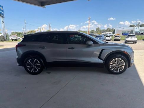 Used 2024 Chevrolet Blazer EV LT AWD/4WD image 7