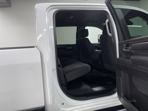 Used 2024 Chevrolet Silverado 2500 LT image 19