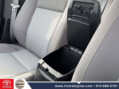 Used 2016 Toyota Corolla LE image 18