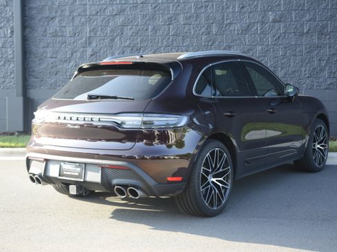 Certified 2026 Porsche Macan AWD/4WD image 7