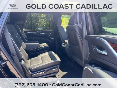Used 2022 Cadillac Escalade Premium Luxury AWD/4WD image 9