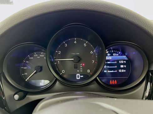 New 2026 Porsche Macan image 13