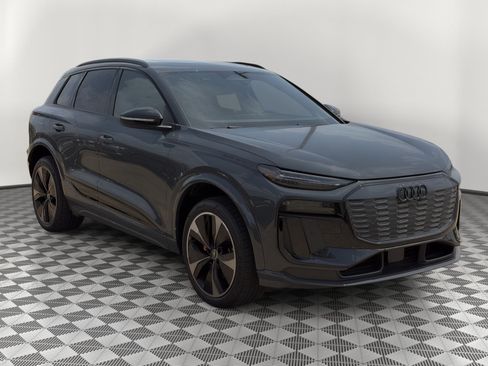 Certified 2025 Audi SQ6 e-tron Prestige w/ Black Edition One AWD/4WD image 7