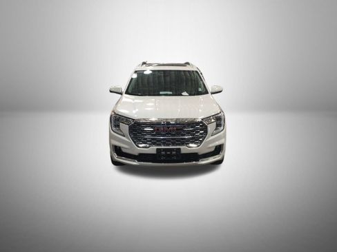 Used 2024 GMC Terrain Denali w/ Denali Premium Package AWD/4WD image 1