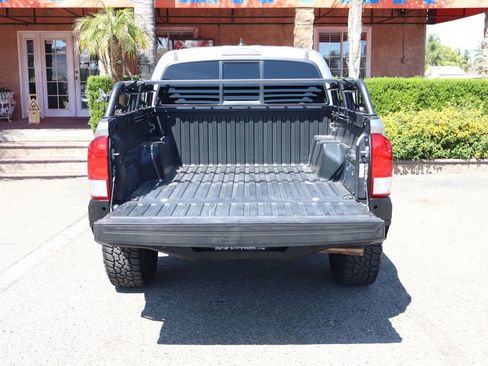 Used 2016 Toyota Tacoma SR5 image 8