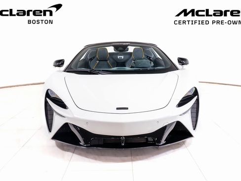 Used 2025 McLaren Artura Spider image 10